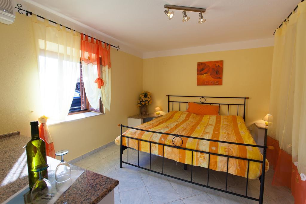 Villa Mir Polje  Екстер'єр фото